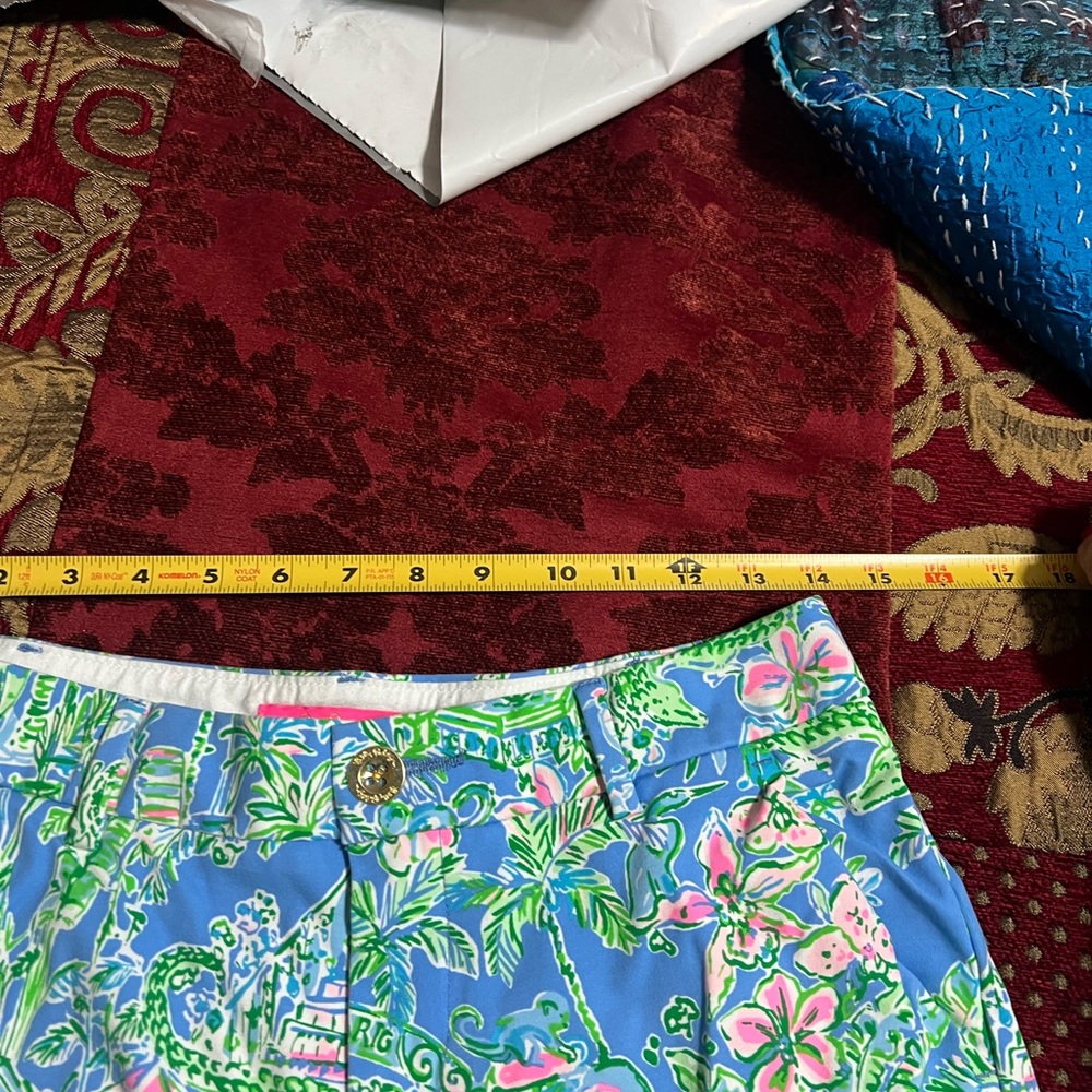 Lilly Pulitzer BENEATH THE BOUGAINVILLEA Natia knit shorts. Size 4 - Picture 9 of 11